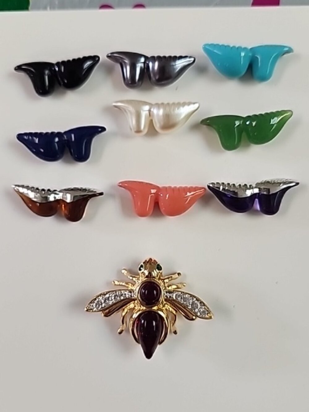 Vintage Joan Rivers Interchangeable Bee Brooch Set W 10 Colors